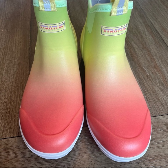 New xtratuf yellow aurora ankle deck boots - Picture 1 of 6